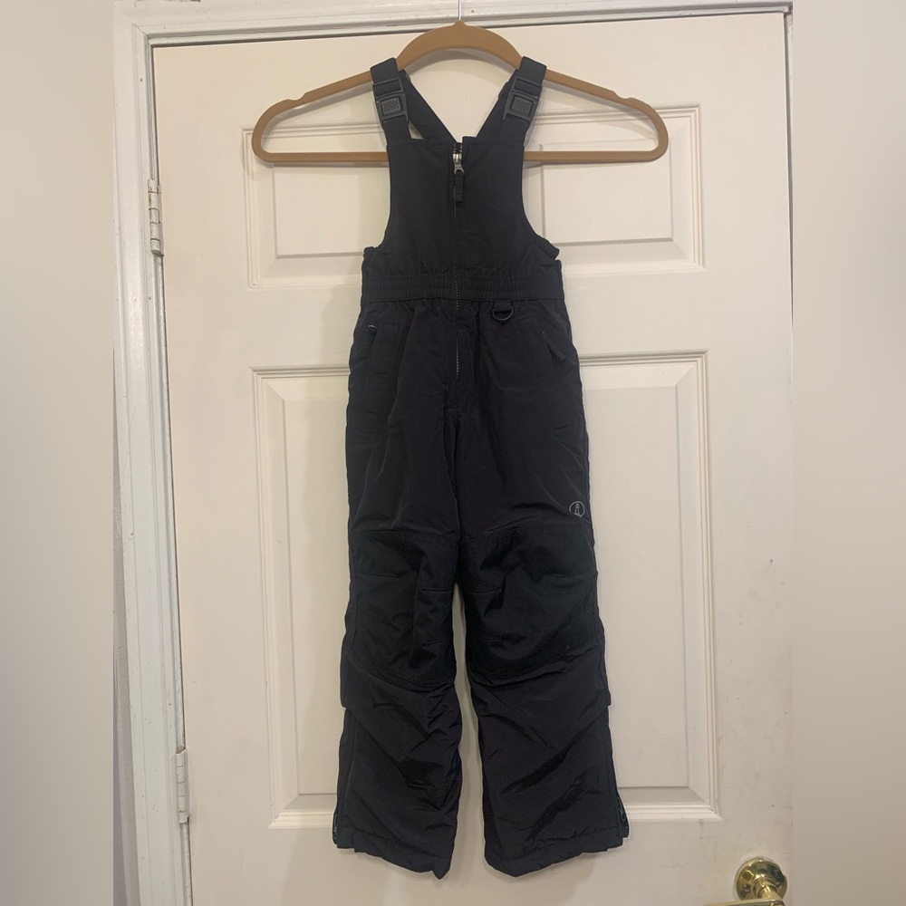 Lands End Kid’s Black Squall Snow Bib Size 5 Overalls.         2895